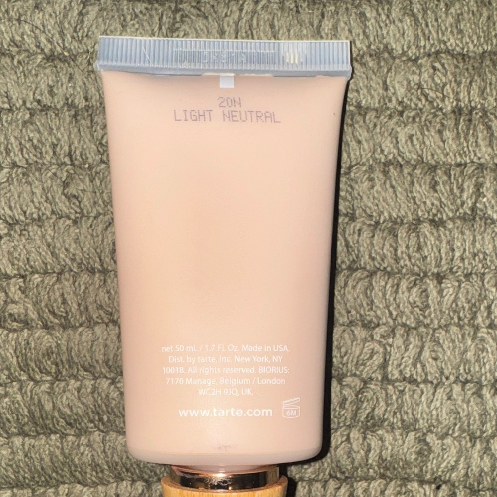 tarte Amazonian Clay Foundation light neutral 20N - Picture 2 of 2